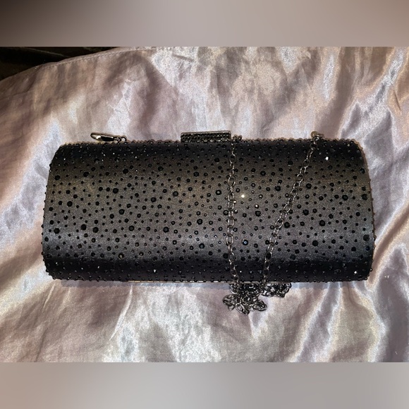 Elizabeth Mason Handbags - Elizabeth Mason Couture Black
Rhinestone Clutch